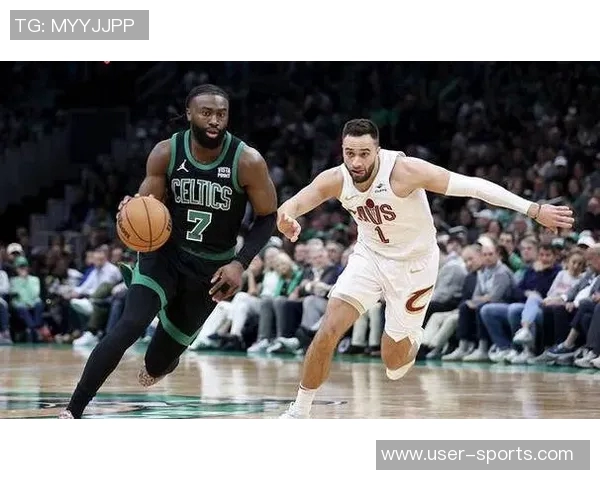 阿特金森谈梅里尔受伤情况需进一步观察莫布里撞击髋部影响